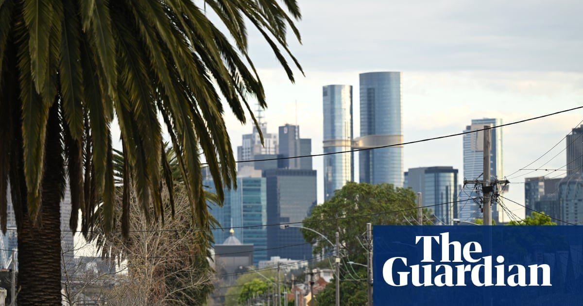 Free the Strip! Melburnians fight back against outlawing of much-loved picnic spot