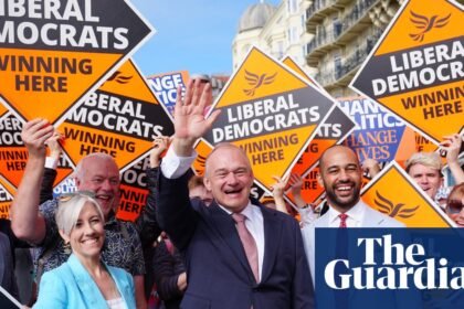 Ed Davey promises £17bn income tax cut if Lib Dems are elected