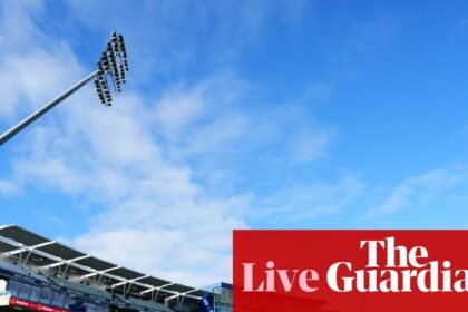 Warwickshire v Leicestershire, Somerset v Surrey, and more: county cricket final round, day two – live
