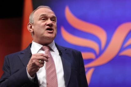 Davey promises tax cuts for millions if UK rejoins EU single market