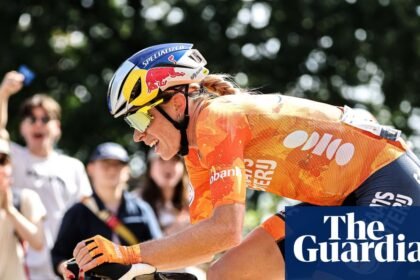 Demi Vollering seals dramatic women’s road race world title in Montreal