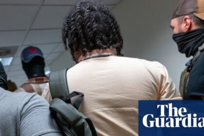 US supreme court allows Trump officials to resume deportations to third countries