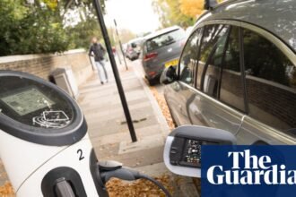 Three-quarters of UK’s popular plug-in hybrid cars unable to use rapid chargers
