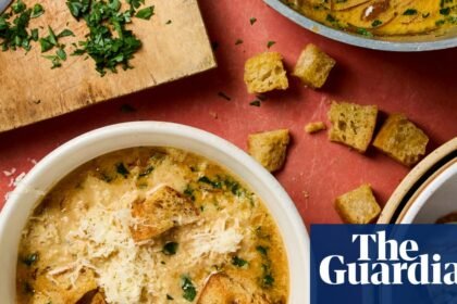 Henry Harris’ vegetarian recipe for French onion and parsley soup
