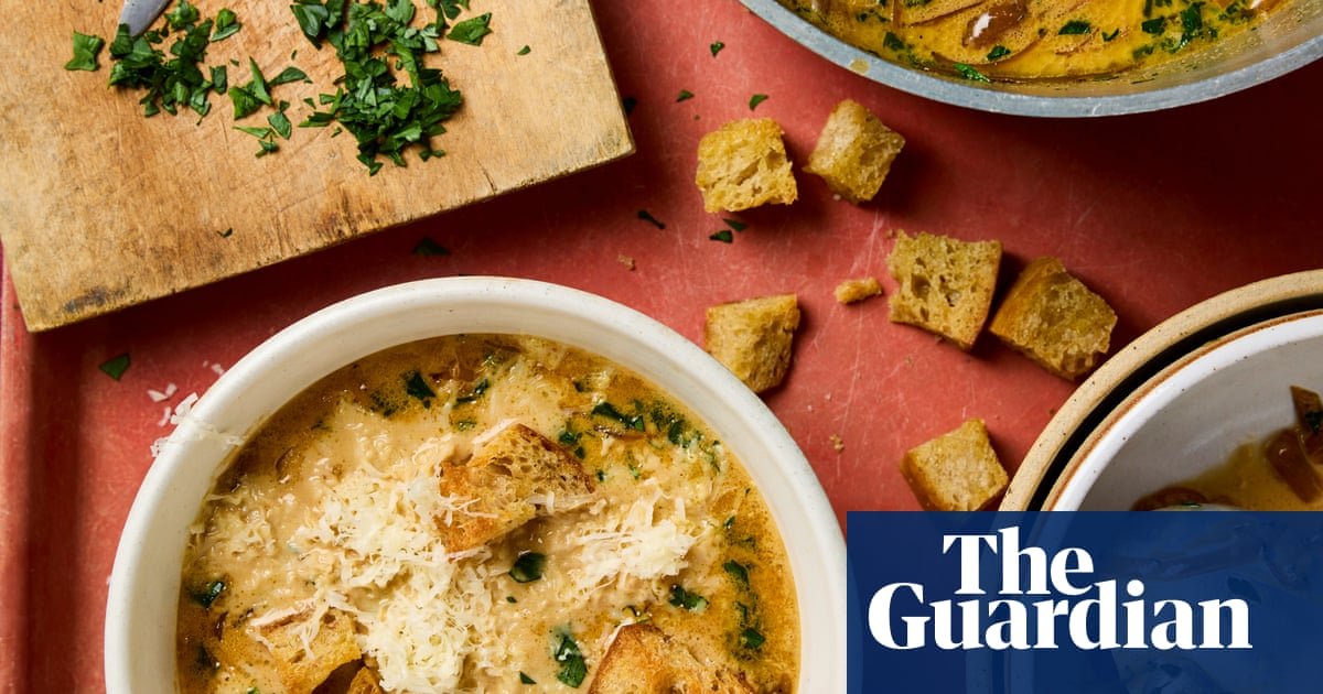 Henry Harris’ vegetarian recipe for French onion and parsley soup