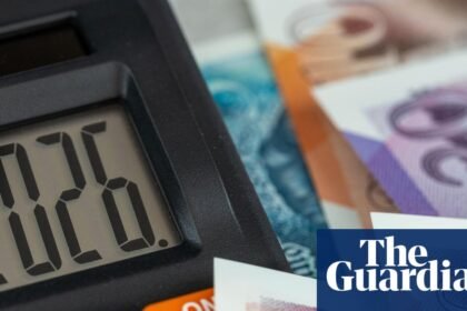 Britain’s low-paid urged to sign up to savings scheme offering cash bonus