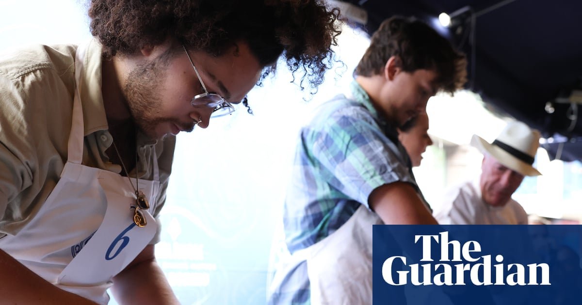 ‘You could absolutely rip your bloody hand off’: competitors gather for England oyster shucking championship