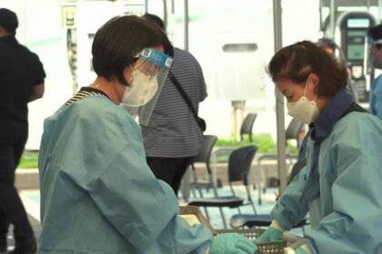 A HRW report shows how South Korean women face systemic barriers to climbing the career ladder