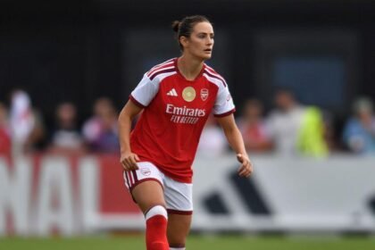 Fox makes 'easy decision' to sign three-year Arsenal deal