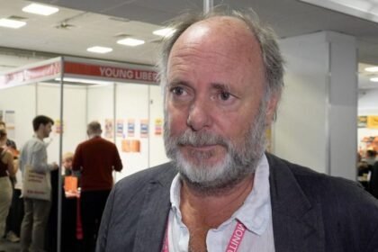 Lib Dems sleepwalking to irrelevance under Davey, says council leader