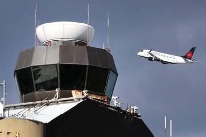 Flights at major US airports delayed after cable cut by construction workers