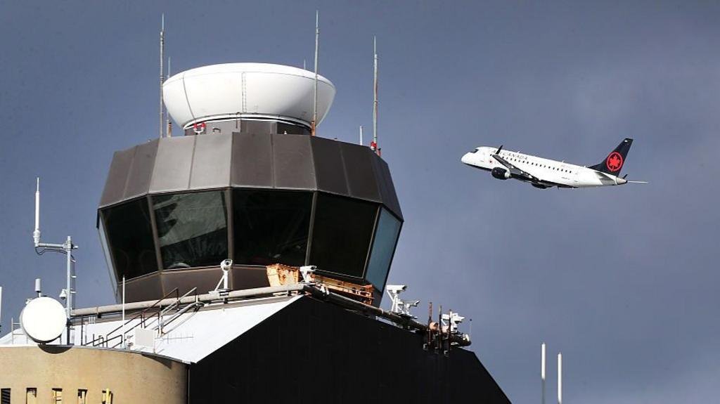 Flights at major US airports delayed after cable cut by construction workers