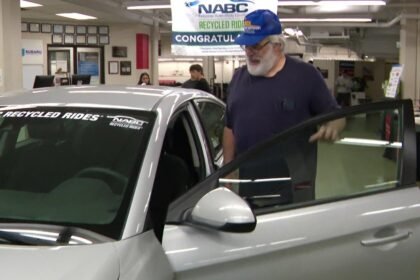 Dunwoody students rebuild car for Navy veteran in Minneapolis