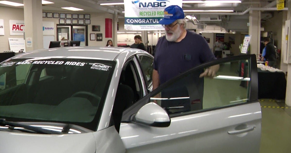 Dunwoody students rebuild car for Navy veteran in Minneapolis