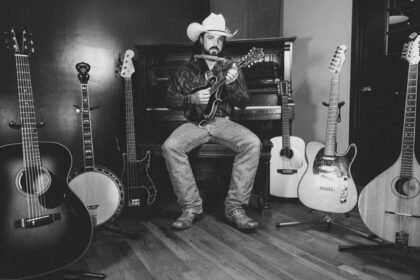 Ian Munsick Finds His American West Avatar on New Album ‘The Mountain Goat’