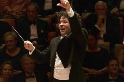 Conductor Gustavo Dudamel in 2010 | 60 Minutes Archive