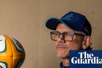Wallabies coach Les Kiss: ‘Take your eye off us, we’ll come back and bite you’ | Jack Snape