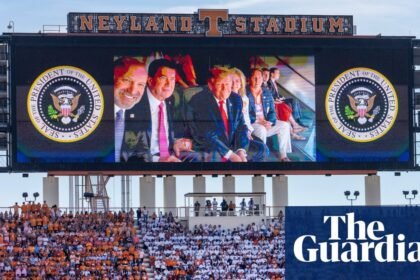 Trump flyover and Secret Service checks greet fans at marquee Texas v Tennessee clash