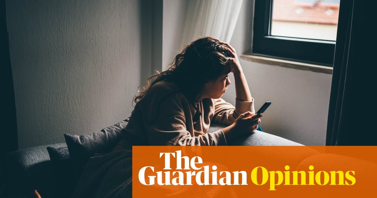 When a celebrity dies, it can feel like losing a loved one. Why do we get so invested in parasocial relationships? | Bianca Denny
