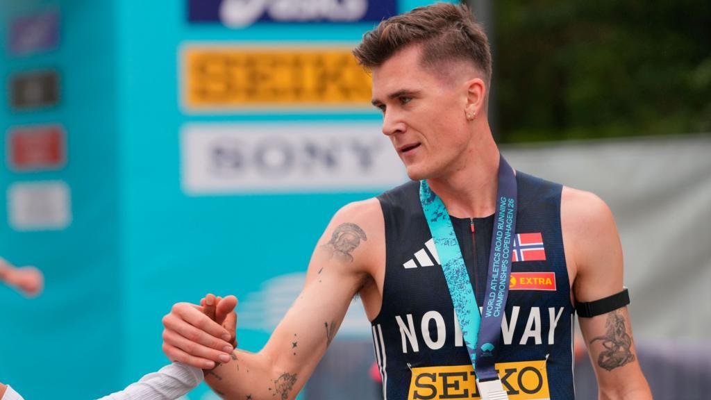 Ingebrigtsen pipped to 5km road gold in Copenhagen