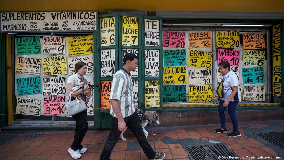 Venezuela unblocks some news websites censored for years