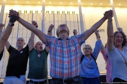 Thousands protest Kennedy Center demolition fears
