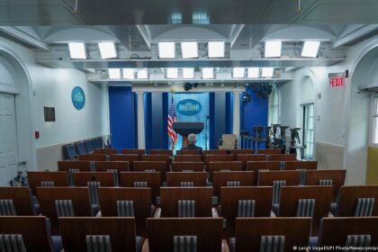 US news outlets sue Trump over White House ban