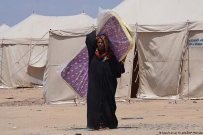 Houthi advances in Yemen drive displacement, deepen humanitarian crisis