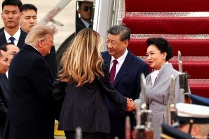 Trump welcomes China's Xi to Washington by greeting him personally at the tarmac at Joint Base Andrews. Follow live.