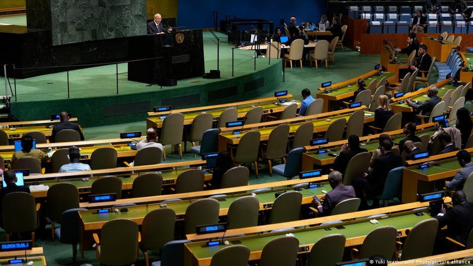 China reject 'Cold War mindset' at UN General Assembly