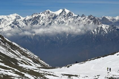 Avalanche in Nepal leaves 2 dead, several missing