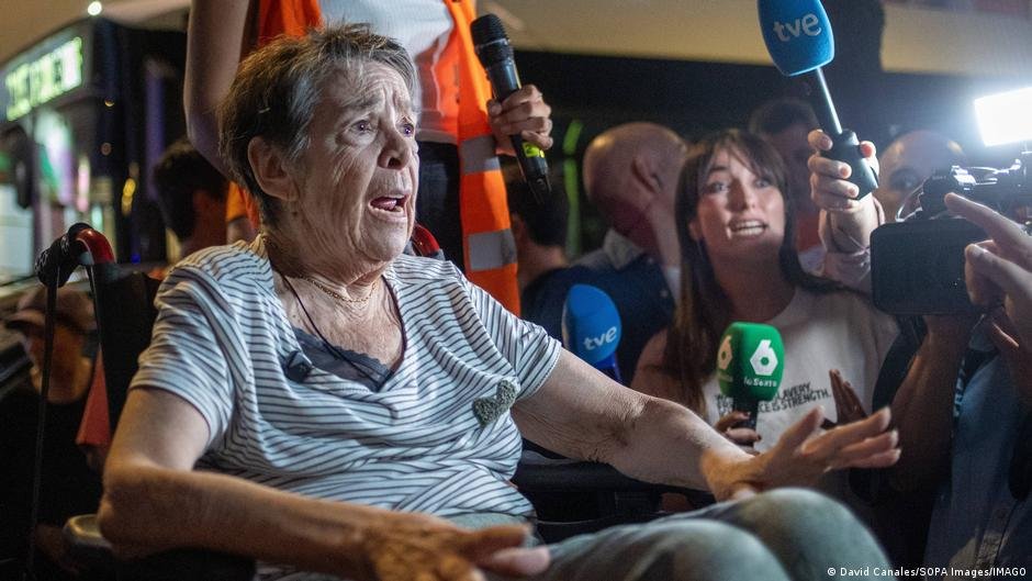 Spain agrees on measures to fix housing crisis, ban eviction