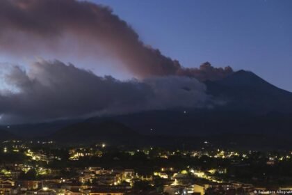 Sicily: Mount Etna ash disrupts Catania flights again