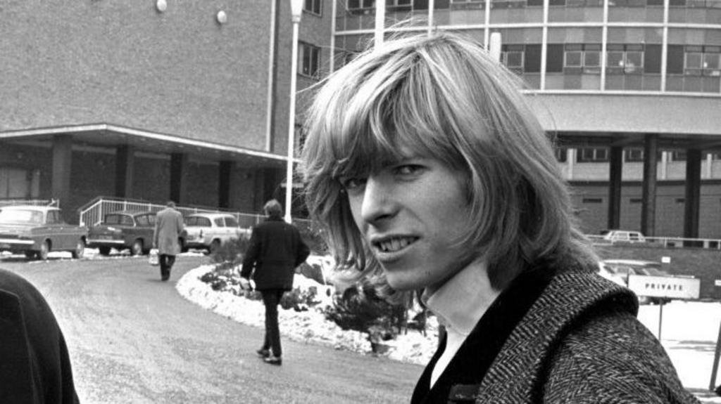 Early Bowie music available to stream for first time
