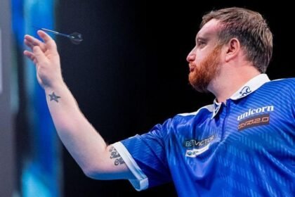Menzies upsets Van Veen to win second title of year