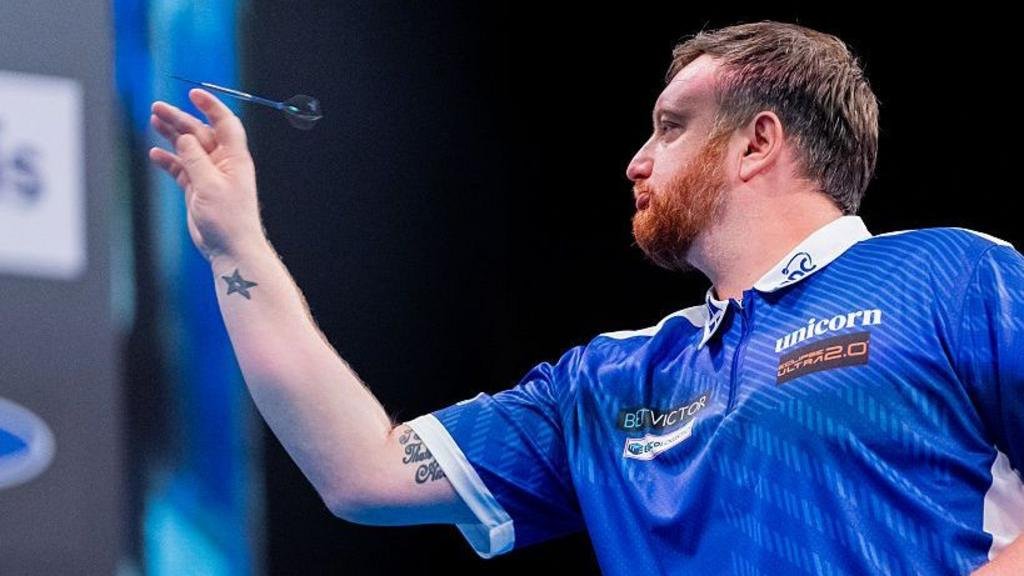 Menzies upsets Van Veen to win second title of year