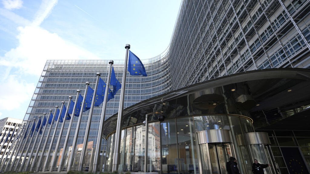 EU fails to agree on lifting sanctions on Russian oligarchs