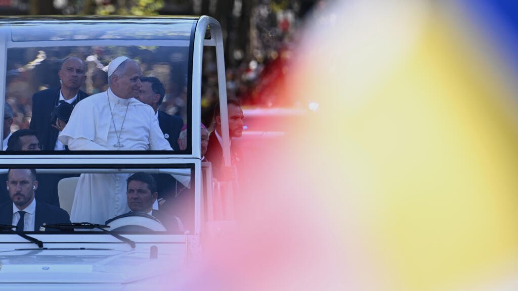 Live: More than half a million expected at pope’s open-air Mass in Paris