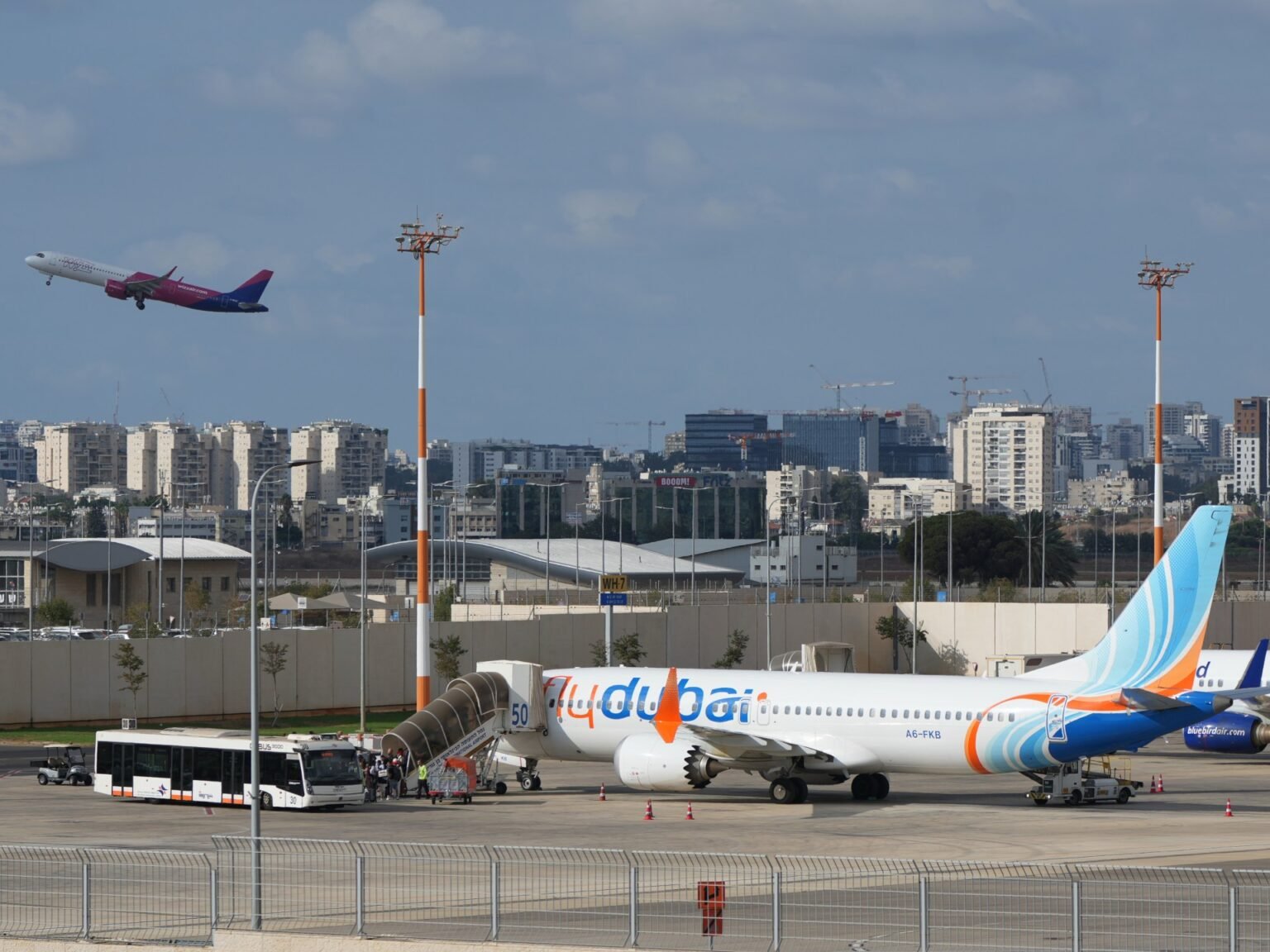 What happened on diverted Flydubai flight from Dubai to Tel Aviv?