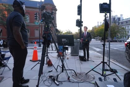 Reporters are still blocked from the White House after judge's order to restore their access