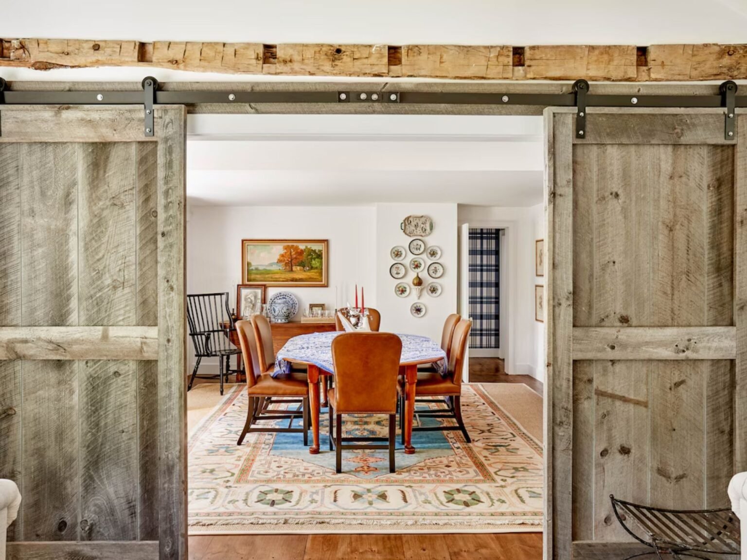 12 Friendsgiving-Friendly Airbnbs to Book If You Want to Be the Martha Stewart of Your Group