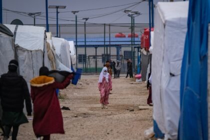 ISIL-linked detainees report night raids, extortion, violence at Roj camp