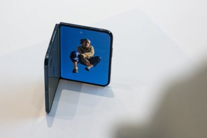 What’s the Best iPhone to Buy or Avoid Right Now? (2026)