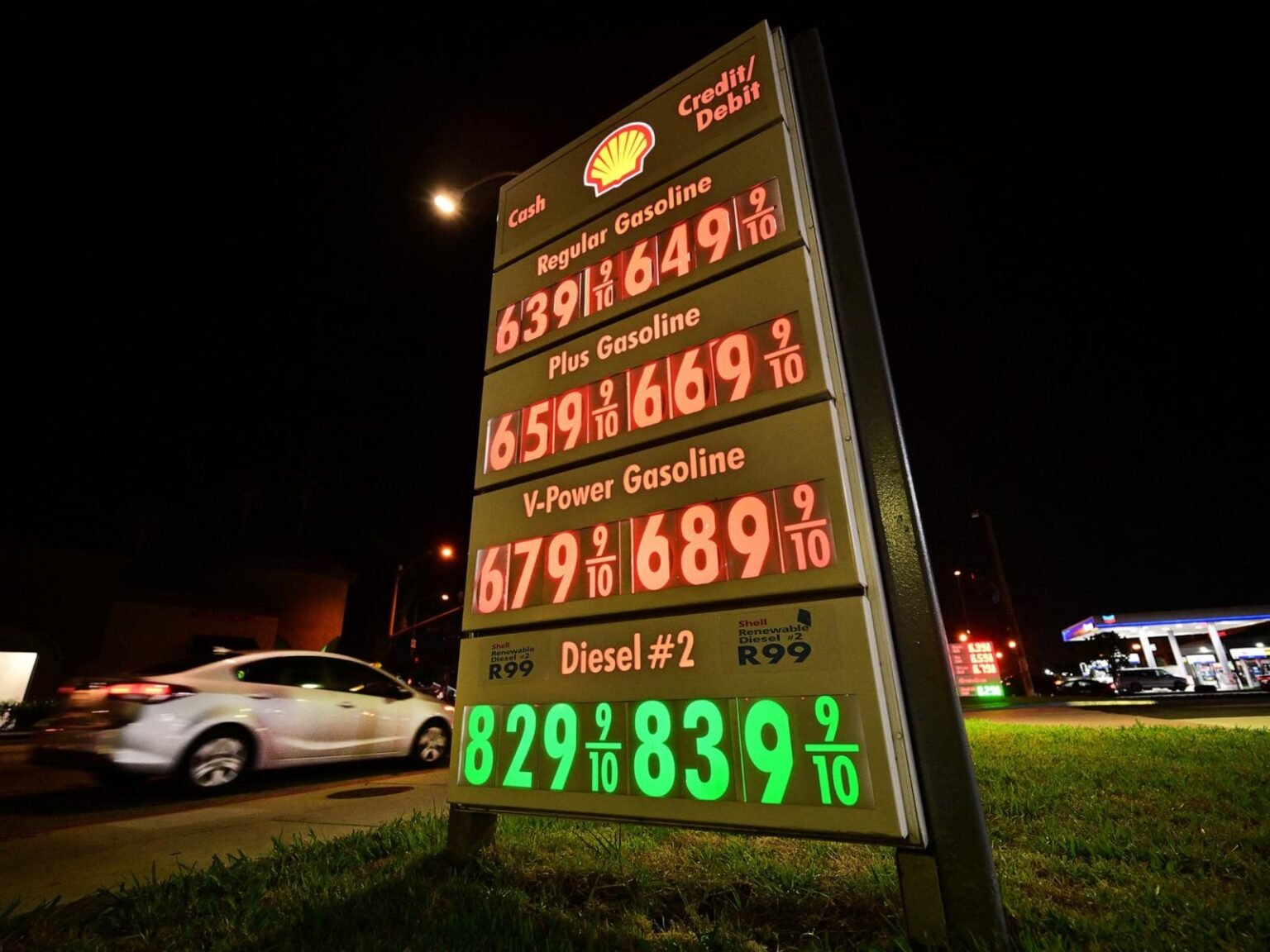 Diesel prices at record highs amid Strait of Hormuz disruption, Russia-Ukraine war