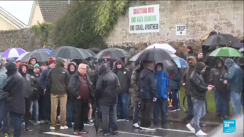 First Protestant march in Catholic area in nearly 30 years