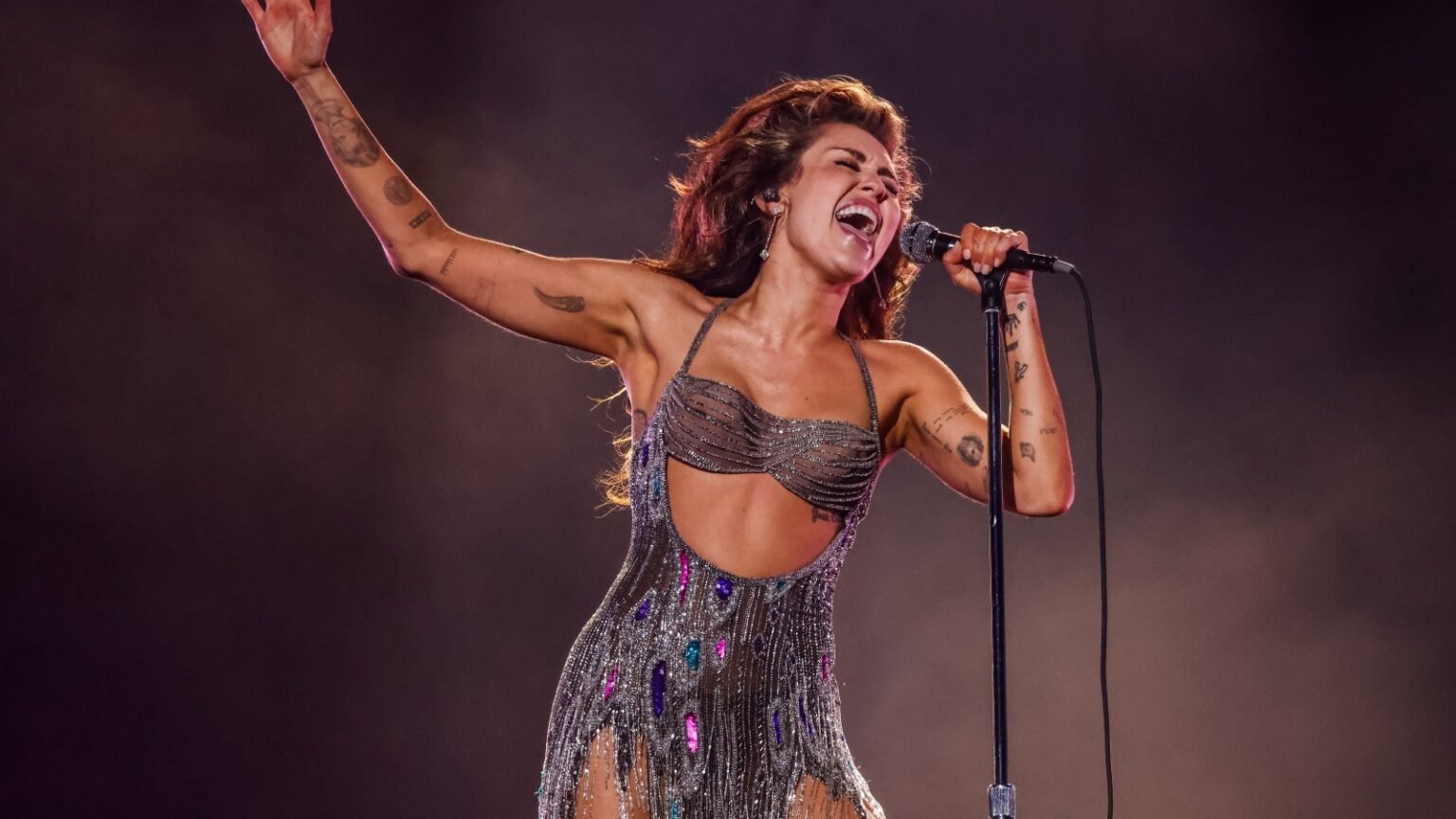 Here’s Where You Can Still Find Tickets to Miley: Bass Persuades — Live at the Hollywood Bowl Online