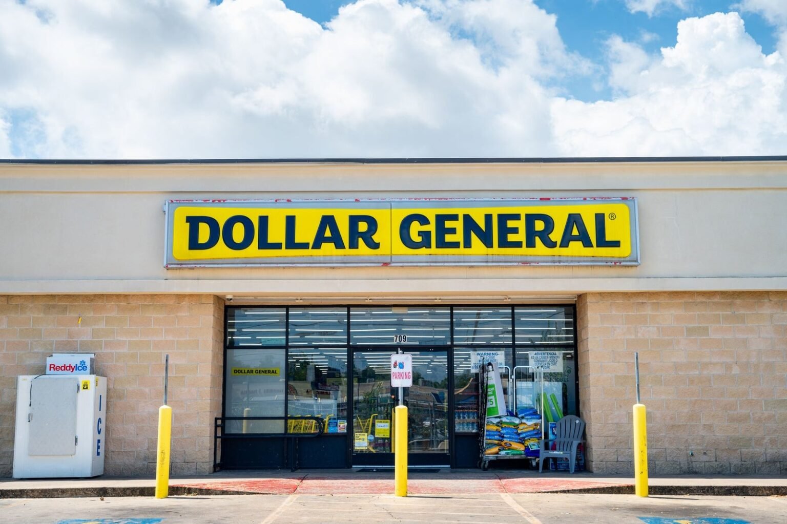 Dollar General gives bleak message about shoppers as they struggle to balance gas, utilities and food prices