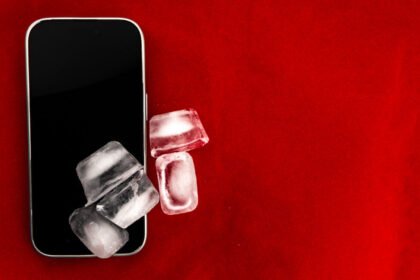 Apple worked with Trump admin to remove ICE-tracking apps, lawmaker says