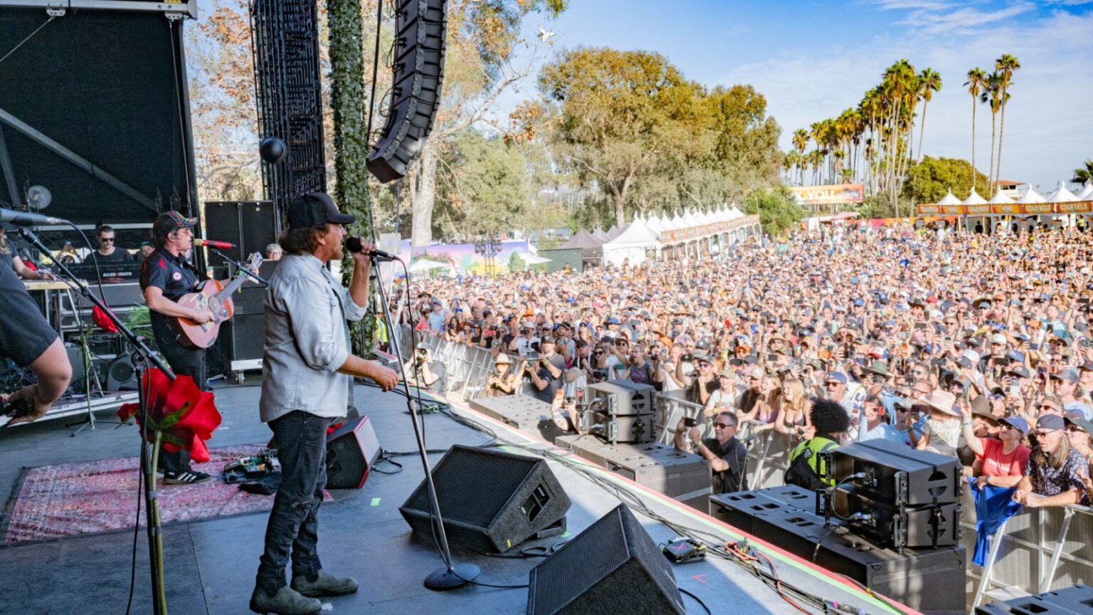 Watch Stephen Wilson Jr. Sing ‘Hunger Strike’ With Eddie Vedder
