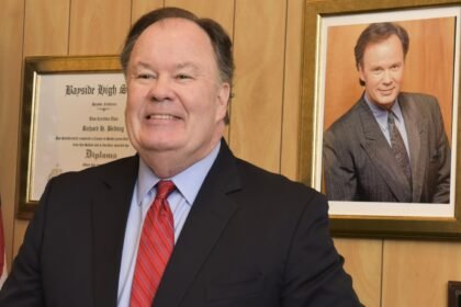Dennis Haskins, Actor Who Played Principal Belding on ‘Saved by the Bell,’ Dead at 75
